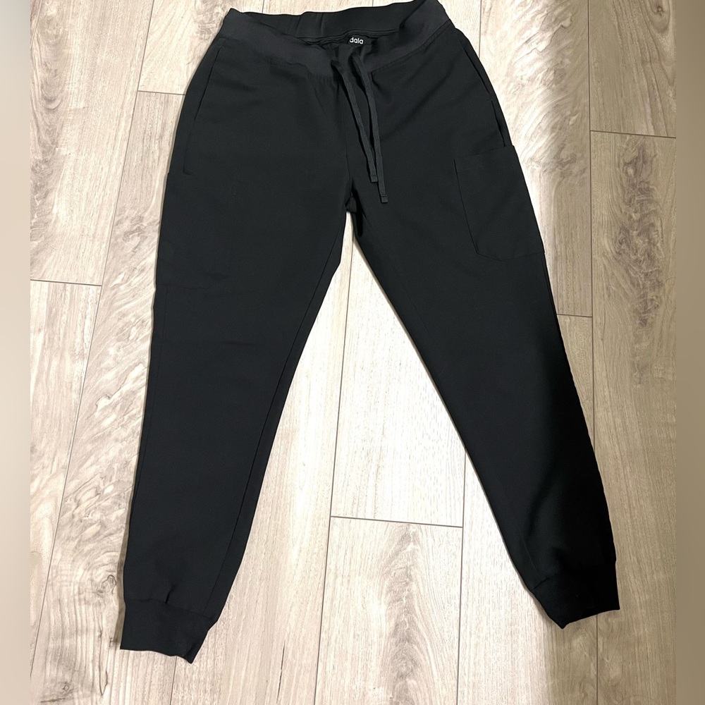 Mandala black scrub pants size Medium, fit like small